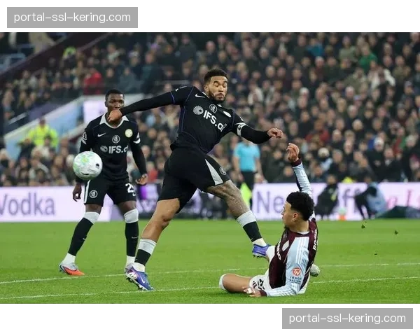 半场战报：切尔西1-1曼联，帕尔默点射，加纳乔闪电扳平